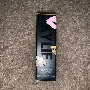 KYLIE Cosmetics Lipstick In shade Dulce De Leche
